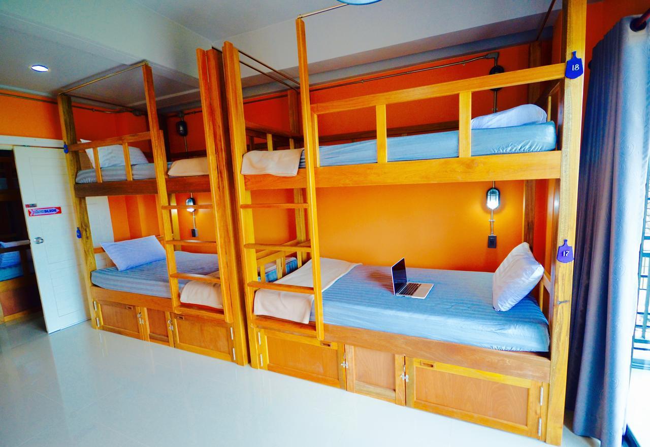 Nomad Hostel Krabi town Esterno foto