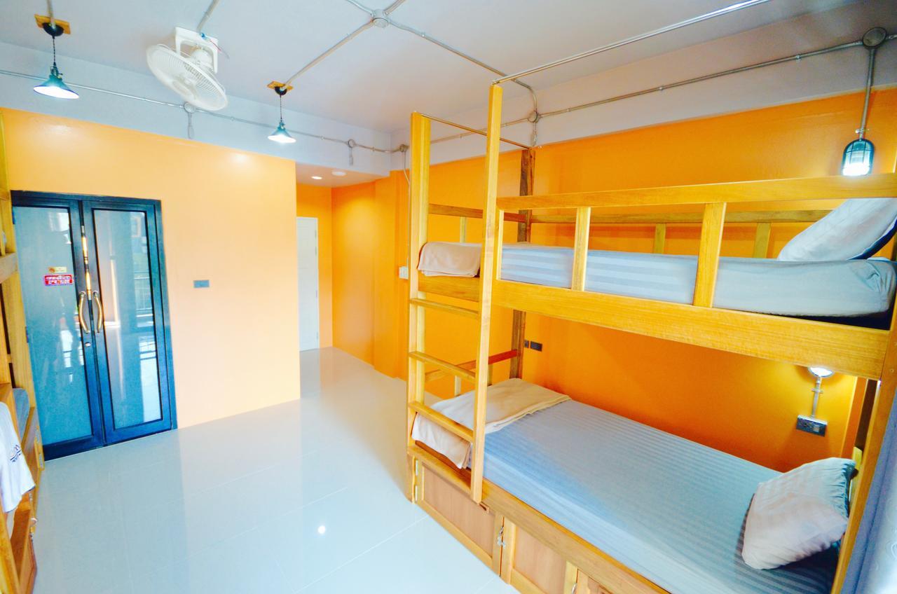 Nomad Hostel Krabi town Esterno foto
